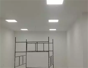 montaż oświetlenia