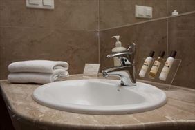 łazienka w pokoju, Amber Hotel, Gdańsk