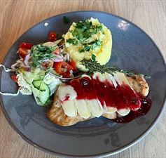 dania mięsne, Restauracja Minelli Dawid Lademann, Kębłowo