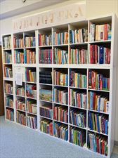 biblioteka, Niepubliczne Przedszkole Tenisowe Jaworek, Suchy Dwór