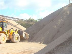 załadunek kruszyw, Romano Przedsiębiorstwo usługowo-handlowe Roman Glita, Chęciny