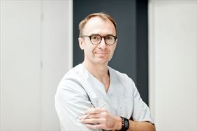 stomatolog, Tomasz Kruszec Stomatologia Charsznica, Miechów-Charsznica
