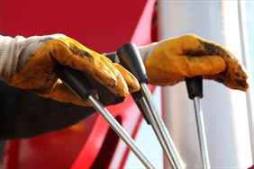 przeglądy urządzeń dźwigowych, Prefa-Żuraw. Serwis hydrauliki siłowej, wind samochodowych, żurawi, Dołuje