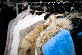 futra naturalne, Kreacja-Moda Elżbieta Kwasiborska, Łomianki