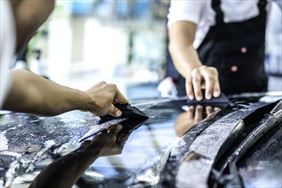 Oklejanie aut folią, Auto Szyby Przyciemnianie i Montaż Szyb Samochodowych Krzysztof Rywacki, Pomiechówek