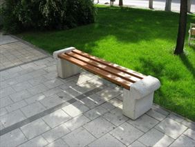 betonowa ławka, „KĘSBET" Wyroby Betonowe Stanisław Kęsek, Wierzch