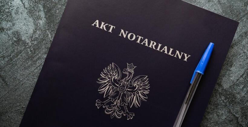 Jakie dokumenty przygotować przed aktem sprzedaży nieruchomości, by uniknąć przesunięcia terminu