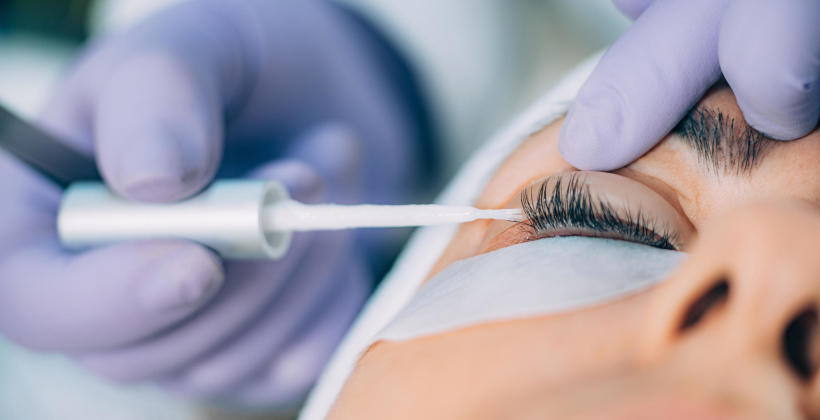 Podkręcone i wyraziste rzęsy bez makijażu? Wybierz lifting rzęs w salonie Kącik Piękna Podkręcone i wyraziste rzęsy bez makijażu? Wybierz lifting rzęs w salonie Kącik Piękna