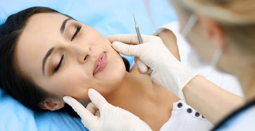 Jakie zabiegi wykonuje się w ramach leczenia periodontologicznego? Jakie zabiegi wykonuje się w ramach leczenia periodontologicznego?