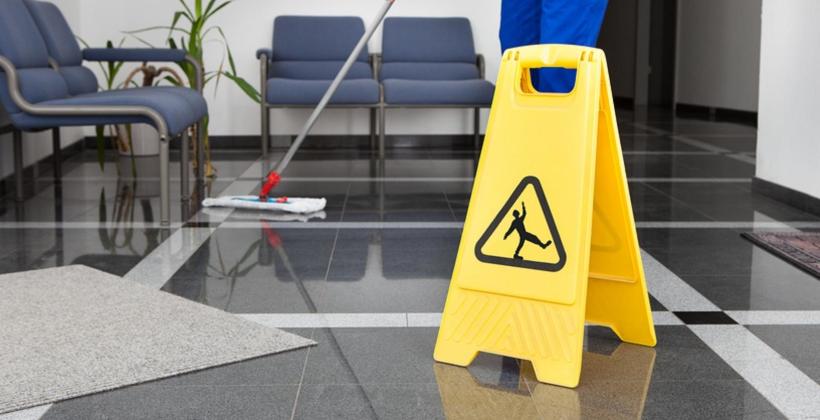 Jak czyścić i pielęgnować podłogi wykonane z różnych materiałów? Jak czyścić i pielęgnować podłogi wykonane z różnych materiałów?