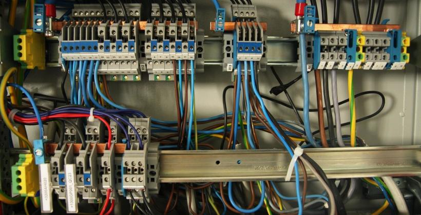 Montaż instalacji elektrycznej pomocą fachowców Montaż instalacji elektrycznej pomocą fachowców