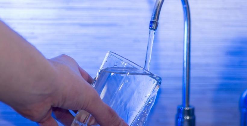 Dlaczego warto korzystać z odżelaziaczy wody?