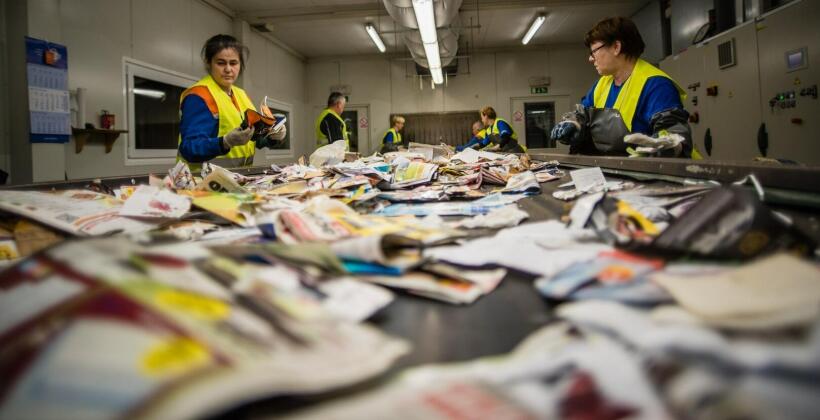 Makulatura – jak recykling papieru pomaga chronić środowisko?