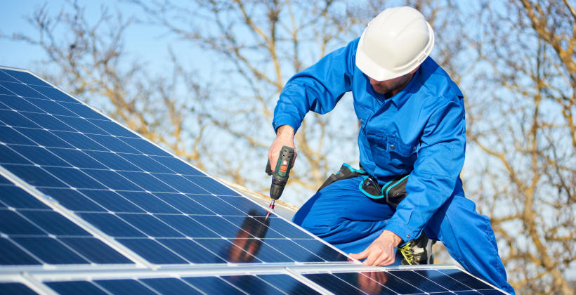 Panele fotowoltaiczne i kolektory słoneczne - energia ze słońca do różnych celów Panele fotowoltaiczne i kolektory słoneczne - energia ze słońca do różnych celów