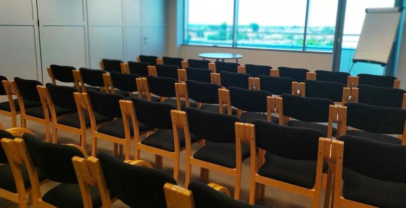Najem sal konferencyjnych – kiedy warto się zdecydować na taką opcję? Najem sal konferencyjnych – kiedy warto się zdecydować na taką opcję?