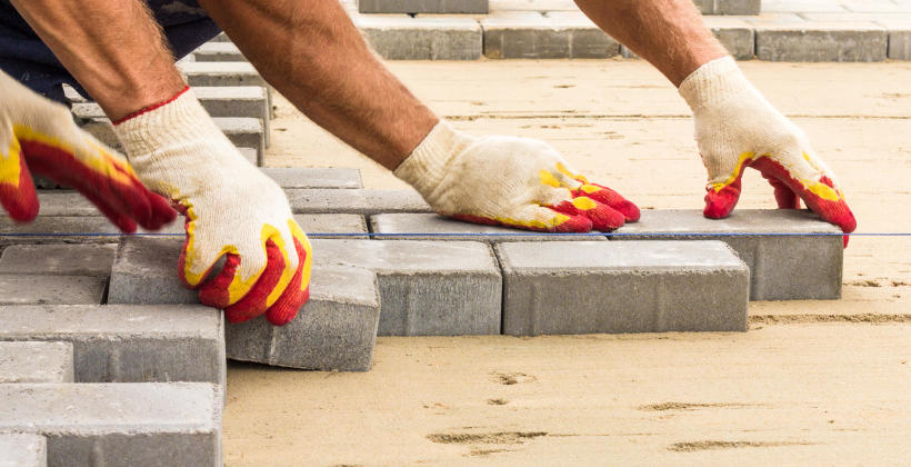 Betonowa czy kamienna? Na jaką kostkę brukową warto się zdecydować? Betonowa czy kamienna? Na jaką kostkę brukową warto się zdecydować?