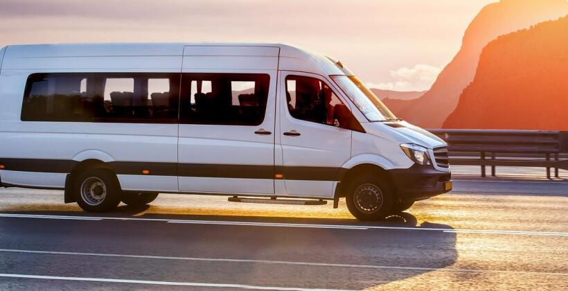 Wynajem busów dla grup zorganizowanych w Świętokrzyskiem