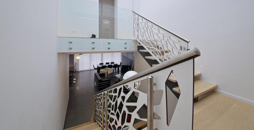 Balustrady szklane czy metalowe – co wybrać Balustrady szklane czy metalowe – co wybrać