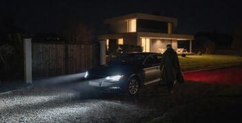 Nocny przejazd poza granicami Warszawy — jakie informacje przygotować przed zamówieniem transportu