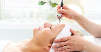 Oksybrazja – dlaczego warto wykonać ten zabieg?