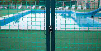 Jak wybrać metalowe ogrodzenie i jak o nie dbać?