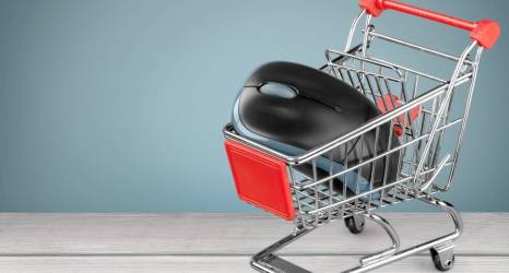 Handel przez internet – jak księgować koszty przesyłki?