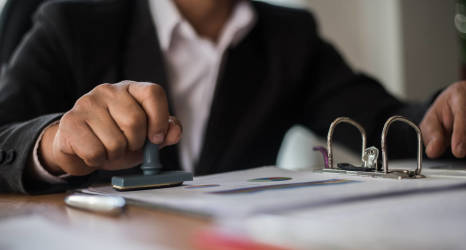 Pieczęć firmowa – jakie informacje powinny się na niej znaleźć?