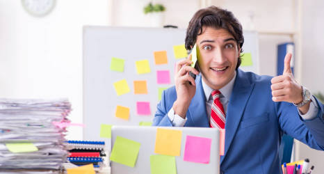 Jakie są wady i zalety umowy na zastępstwo?