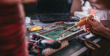 Naprawa komputerów przenośnych i stacjonarnych – Joker