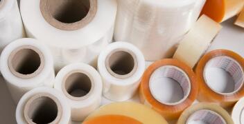 Folie stretch – klucz do bezpiecznego transportu towarów