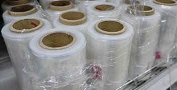 Folie stretch – wszechstronne rozwiązania pakowania