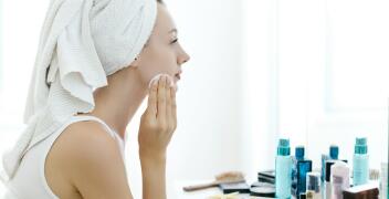 Oczyszczanie twarzy – kluczowy element pielęgnacji