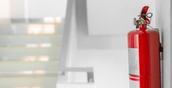 Klasa odporności ogniowej a bezpieczeństwo budynków
