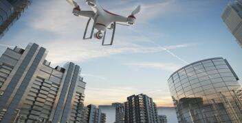 Dlaczego lekki dron szkoleniowy obnaża błędy pilota podczas egzaminu A2 w mieście