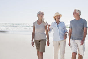 Jak wakacje nad morzem wpływają na zdrowie seniorów?