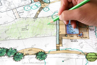 Chcesz zostać technikiem architektury krajobrazu? Sprawdź, jakie możliwości niesie za sobą ten zawód!
