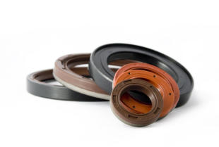 Czym wyróżniają się simmeringi marki NAK?