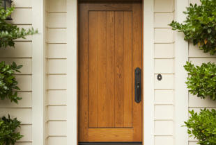 Jakie wybrać drzwi wejściowe do domu? – porady od firmy Mat Mar
