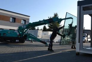 Przeszklenia pawilonów handlowych w wykonaniu firmy AIRON PRO-TECH