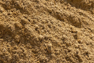 Jak powstaje i gdzie stosuje się piasek suszony? Zdradzają specjaliści z firmy ANMAR