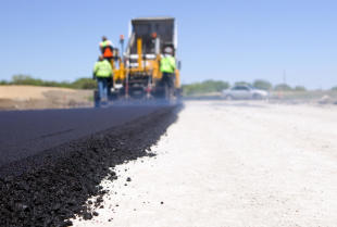 Ekspert z Motyles wyjaśnia: czy trzeba uzyskać pozwolenie na budowę drogi wewnętrznej?