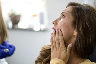 Czy leczenie kanałowe musi boleć? 