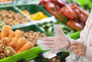 Wszechstronne zastosowanie rękawic foliowych od firmy Plast