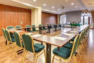 Dlaczego Amber Hotel to dobry wybór dla osób podróżujących służbowo?