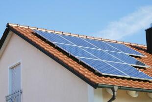 Mycie instalacji fotowoltaicznej z firmą Stefpol Cleaning – klucz do efektywnej pracy paneli słonecznych