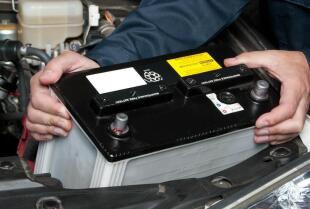 Jak dobrać akumulator do silnika benzynowego? - firma Auto-Bat Akumulatory