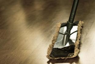 Usługi sprzątające. Jakie ceny oferują firmy sprzątające w Warszawie?