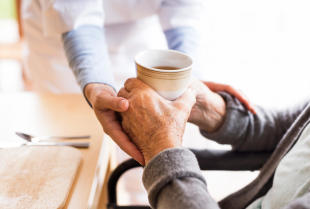 Wybór domu opieki dla seniora