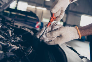 Co regularnie wymieniać w samochodzie?