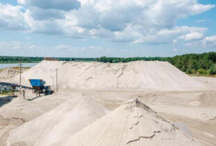 Piasek budowlany – na co zwrócić uwagę przy jego zakupie? Producent piasku Anmar